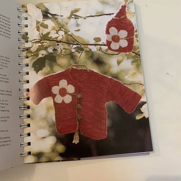 Itty Bitty Nursery Knitting Book Susan B Anderson Baby Patterns - Picture 3 of 12